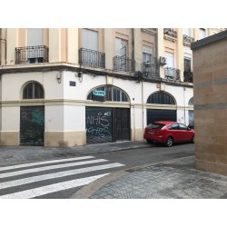 LOCAL JUNTO MERCADO DEL GRAO